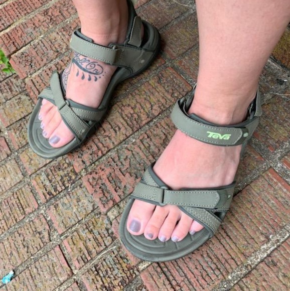 teva string sandals